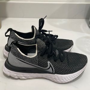 Women’s Nike Flyknit Infinity React Shoes